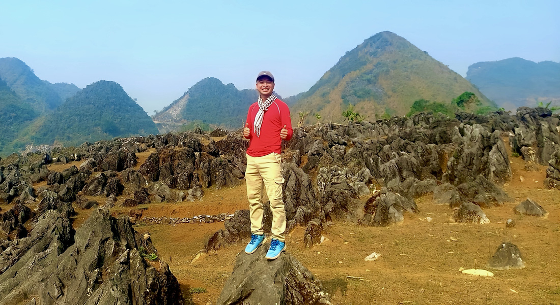 Anh Trần Hùng (Hà Nội) ấn tượng với vẻ đẹp hoang sơ, yên bình trên cao nguyên đá Tủa Chùa - Ảnh: NVCC