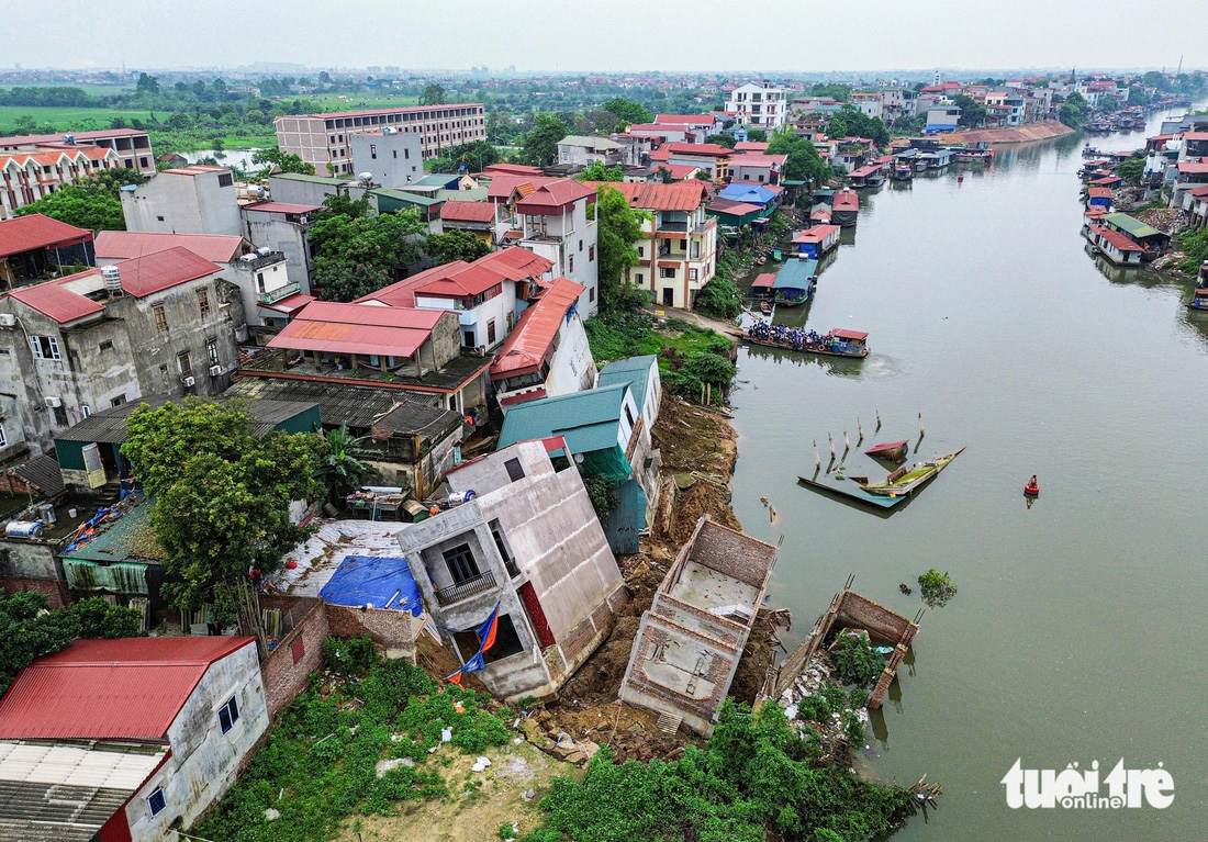 Sạt lở bờ sông Cầu tại phường Vạn An, thành phố Bắc Ninh, tỉnh Bắc Ninh - Ảnh: HỒNG QUANG