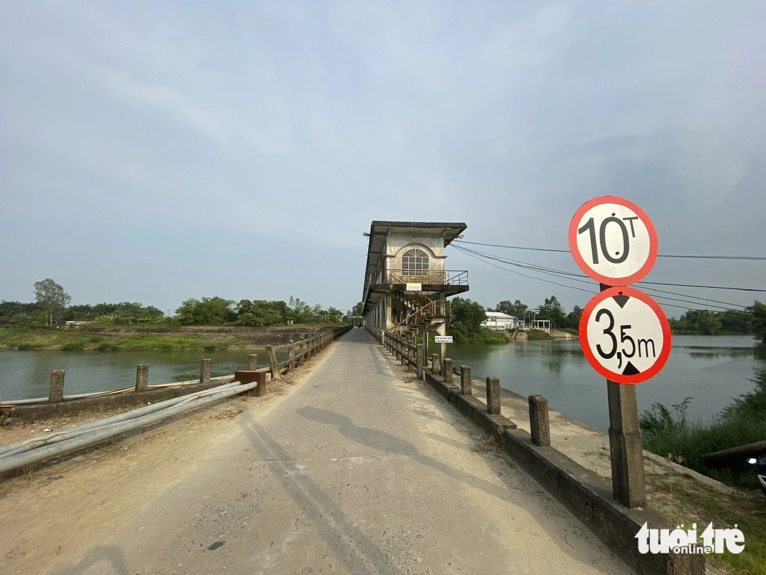 Đập dâng An Trạch - nơi lấy nước thô chính cho các nhà máy nước ở Đà Nẵng trong giai đoạn xâm nhập mặn lên cao - Ảnh: TRƯỜNG TRUNG