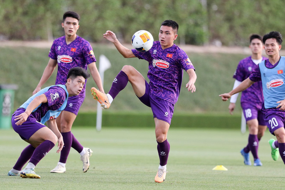 U23 Việt Nam được yêu cầu chơi nhanh và trực diện hơn về phía khung thành đối phương - Ảnh: VFF