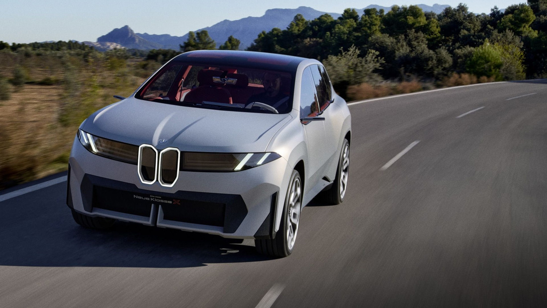 Là bản xem trước của iX3 thế hệ tiếp theo, BMW Neue Klasse SUV là "tiên đoán" cho hướng thiết kế xe điện trong tương lai của thương hiệu Đức. Neue Klasse SUV mang phong cách cổ điển của BMW, chẳng hạn lưới tản nhiệt dạng quả thận mô phỏng theo những chiếc xe sang thập niên 1960. Xe sử dụng nền tảng dành riêng cho xe điện, công nghệ pin thế hệ mới và phần mềm tiên tiến nhất - Ảnh: BMW