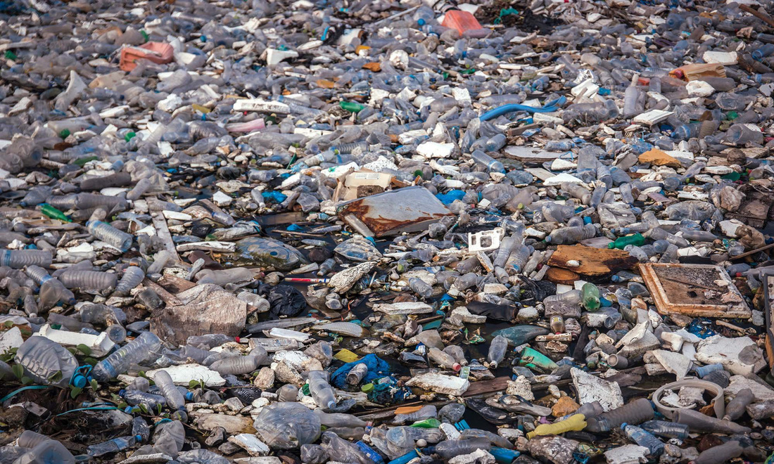 Rác thải nhựa là vấn đề của nhiều quốc gia hiện nay - Ảnh: REUTERS