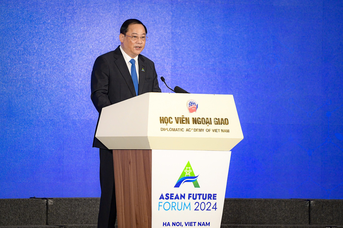 Thủ tướng Lào Sonexay Siphandone phát biểu tại phiên khai mạc Diễn đàn tương lai ASEAN 2024 - Ảnh: NAM TRẦN