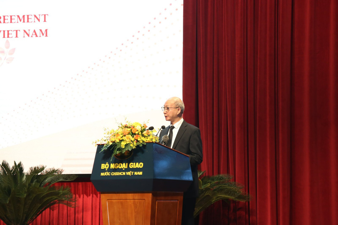 Thiếu tướng Phạm Sơn Dương, con trai cố Thủ tướng Phạm Văn Đồng, chia sẻ tại lễ kỷ niệm 70 năm Hiệp định Geneve - Ảnh: Baoquocte.vn