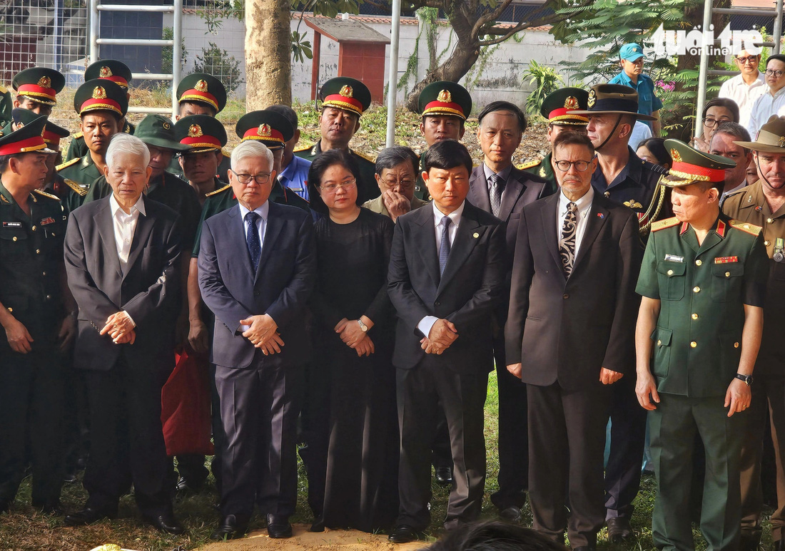 Đây là một buổi lễ đặc biệt khi có một đại sứ nước ngoài cùng tham dự lễ truy điệu liệt sĩ Việt Nam