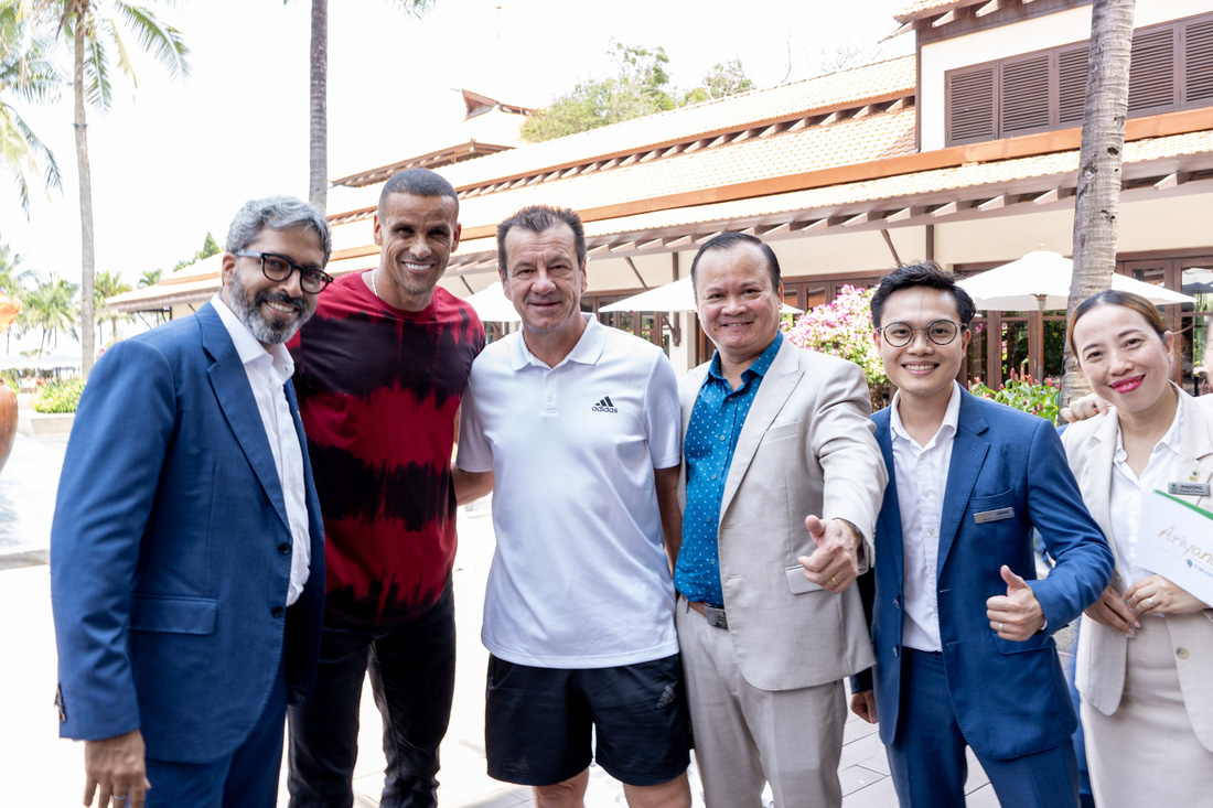 Huyền thoại Rivaldo đã gặp huấn luyện viên Dunga tại Đà Nẵng - Ảnh: VĂN TÍN