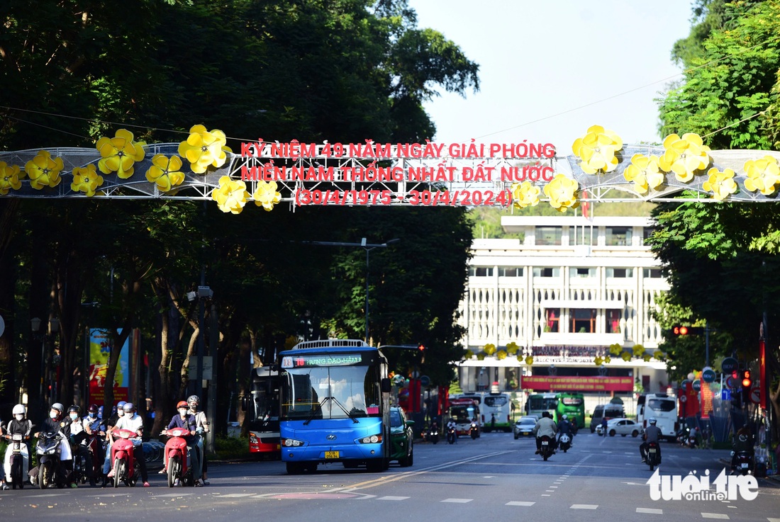 Năm nay là kỷ niệm 49 năm Ngày Giải phóng miền Nam, thống nhất đất nước