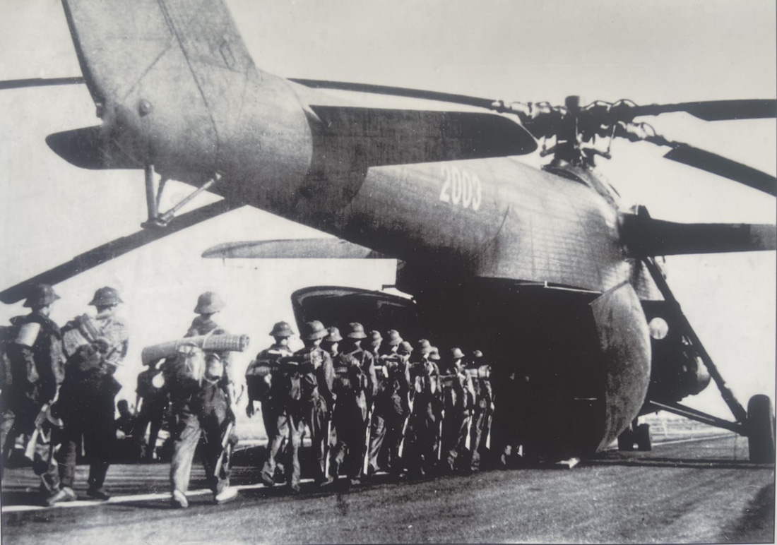 Quân đoàn 1 từ hậu phương hành quân bằng máy bay tham gia Chiến dịch Hồ Chí Minh tháng 4-1975
