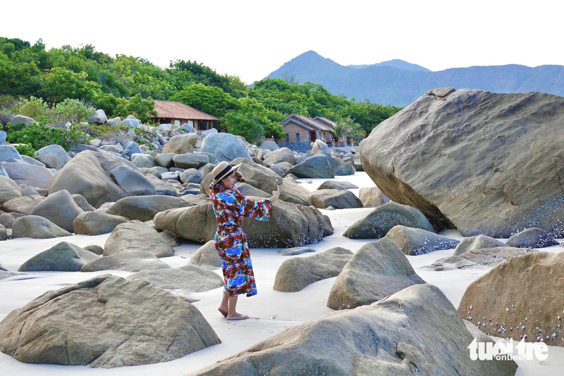 Một khu du lịch ở xã Ninh Phước, thị xã Ninh Hòa, Khánh Hòa. Cuối tháng 4, cử tri hai xã Ninh Vân và Ninh Phước đã bỏ phiếu thống nhất sáp nhập đơn vị hành chánh