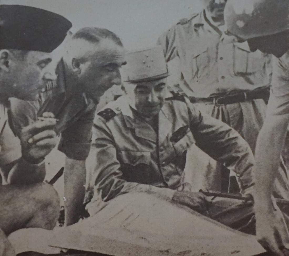 Các tướng lĩnh Pháp họp bàn kế hoạch xây dựng chiến địa phòng thủ tập đoàn cứ điểm Điện Biên Phủ năm 1953 - Ảnh: Lưu trữ Bộ Quốc phòng Pháp