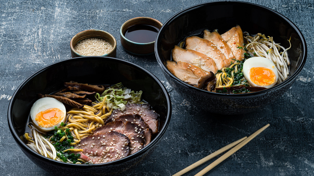 Tại Nhật Bản, ramen không chỉ là một món ăn mà còn là một biểu tượng văn hóa và sự sáng tạo - Ảnh: Shutterstock