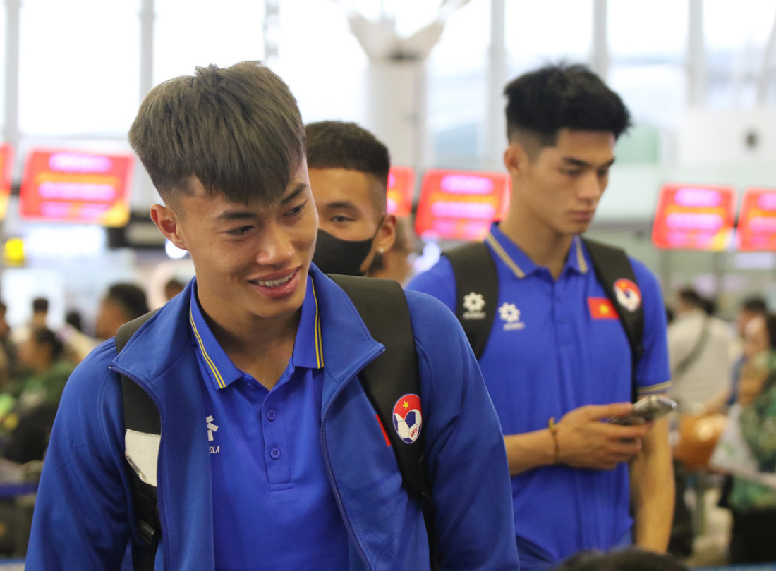 Tinh thần U23 Việt Nam đang rất tốt, các cầu thủ tỏ ra thoải mái trước chuyến đi - Ảnh: VFF