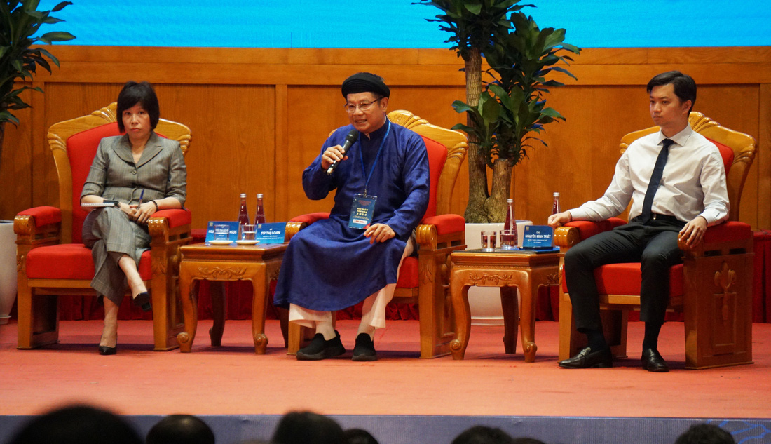 Giám đốc Sở Văn hóa và Thể thao tỉnh Thừa Thiên Huế Phan Thanh Hải chia sẻ những khó khăn trong cơ chế chính sách về thuê đất trong phát triển bảo tàng tư nhân - Ảnh: T.THẮNG