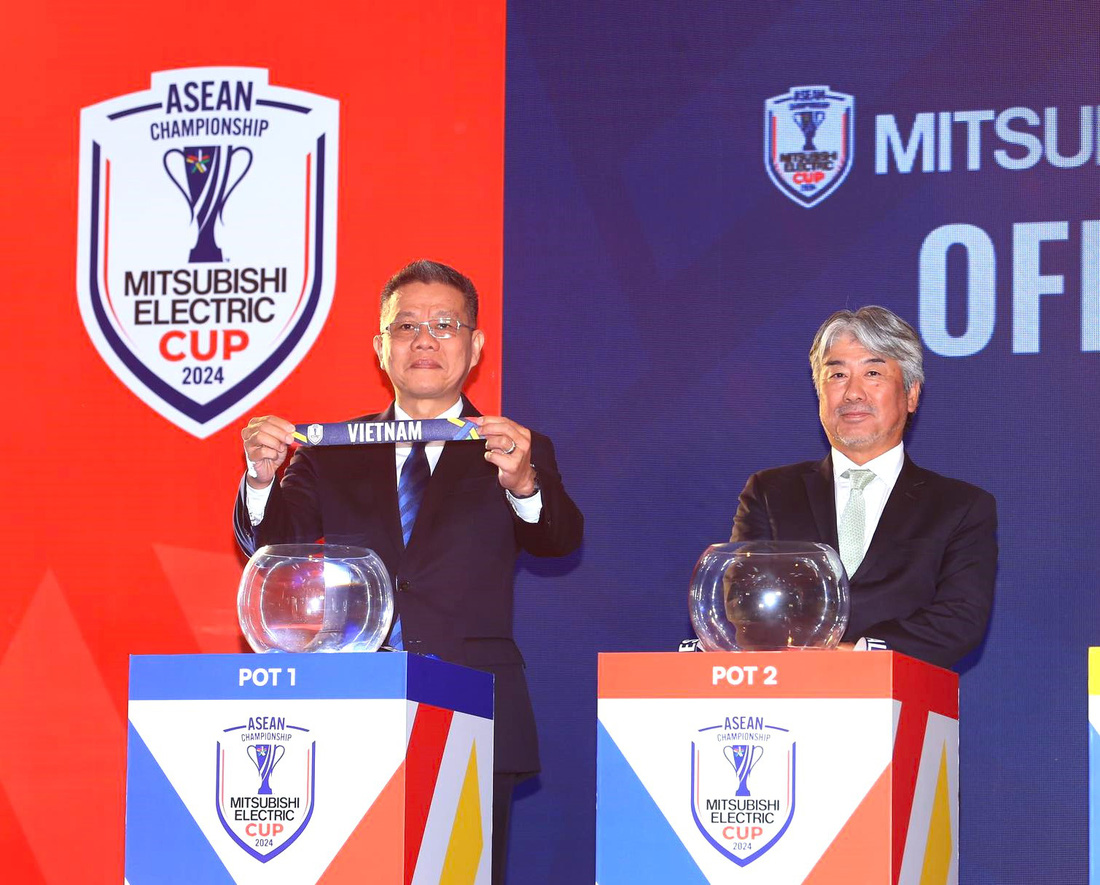 Lá thăm đưa tuyển Việt Nam rơi vào bảng B ASEAN Cup 2024 - Ảnh: MINH ĐỨC