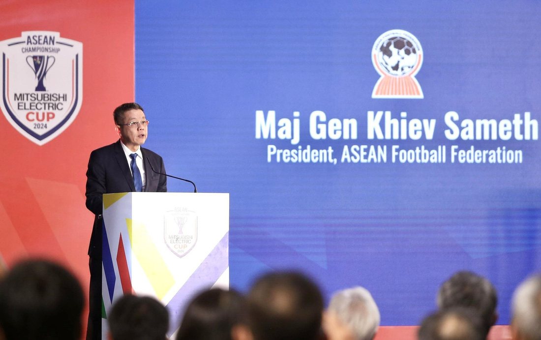 Chủ tịch Liên đoàn bóng đá Đông Nam Á Khiev Sameth phát biểu tại lễ bốc thăm - Ảnh: HOÀNG TÙNG