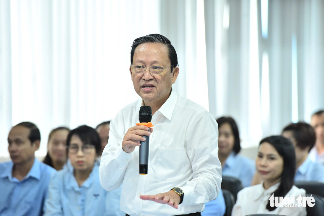 Ông Nguyễn Thanh Sử, phó tổng giám đốc Tổng công ty Cấp nước Sài Gòn - Ảnh: DUYÊN PHAN