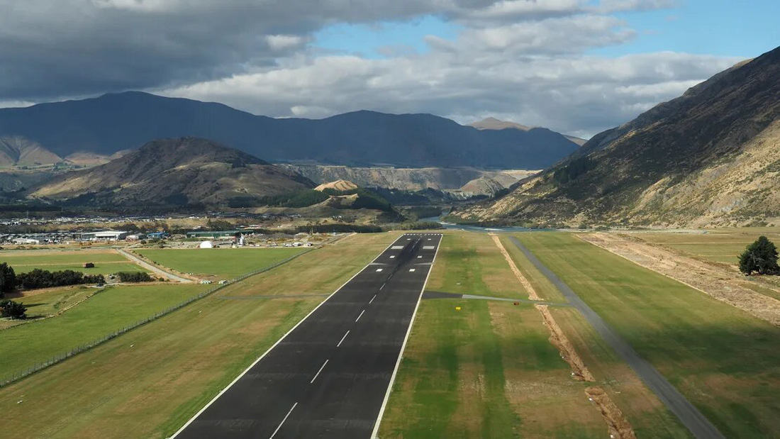Queenstown (ZQN) là sân bay quốc tế tọa lạc ở Frankton, Otago, phục vụ Queenstown, New Zealand - Ảnh: CNN