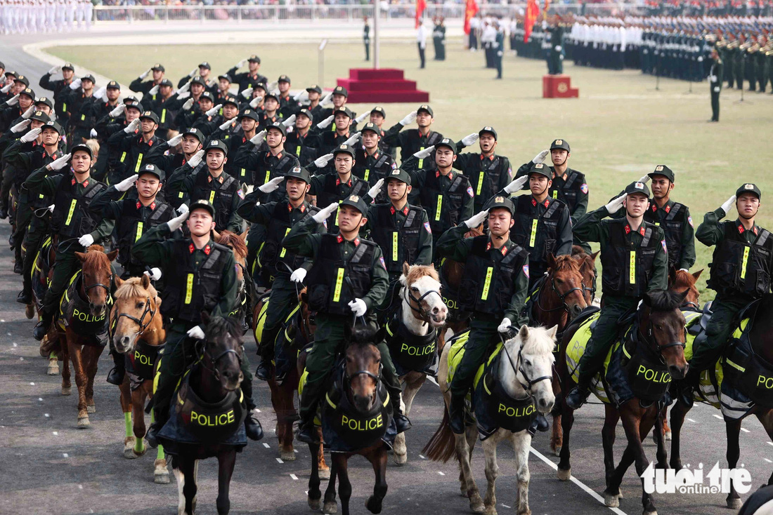 Khối cảnh sát cơ động kỵ binh, đơn vị có chức năng huấn luyện, sử dụng ngựa nghiệp vụ đấu tranh, phòng chống tội phạm, đặc biệt tại các khu vực có địa hình phức tạp, vùng sâu, vùng xa - Ảnh: NGUYỄN KHÁNH
