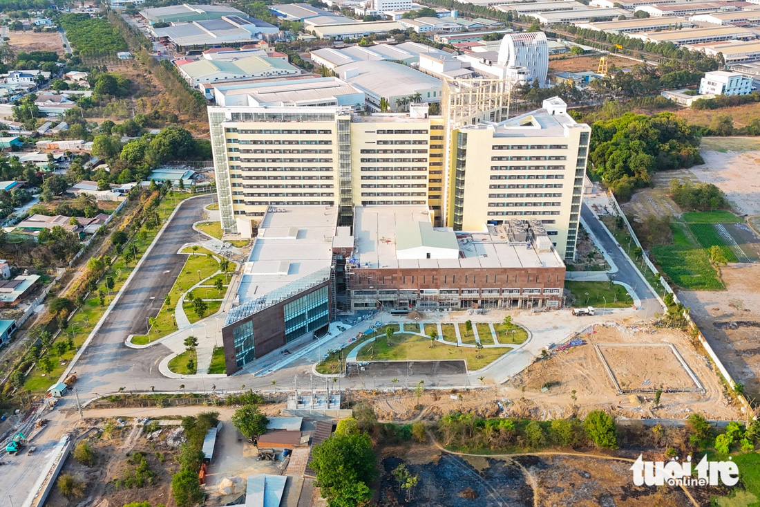 Bệnh viện Đa khoa khu vực Củ Chi mới tại xã Tân An Hội, huyện Củ Chi (TPHCM) có tổng mức đầu tư 1.854 tỉ đồng, khởi công vào ngày 15-1-2021