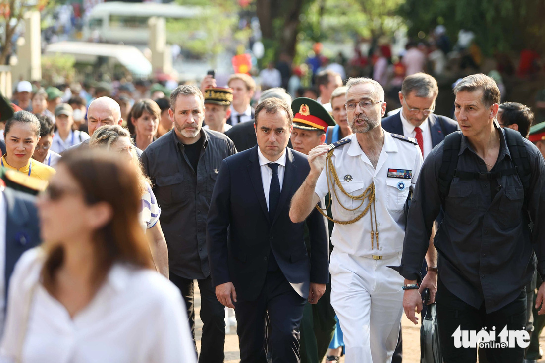 Bộ trưởng Sébastien Lecornu sinh năm 1986. Ông giữ chức Bộ trưởng Bộ Quân đội Pháp từ năm 2022 - Ảnh: NGUYỄN KHÁNH