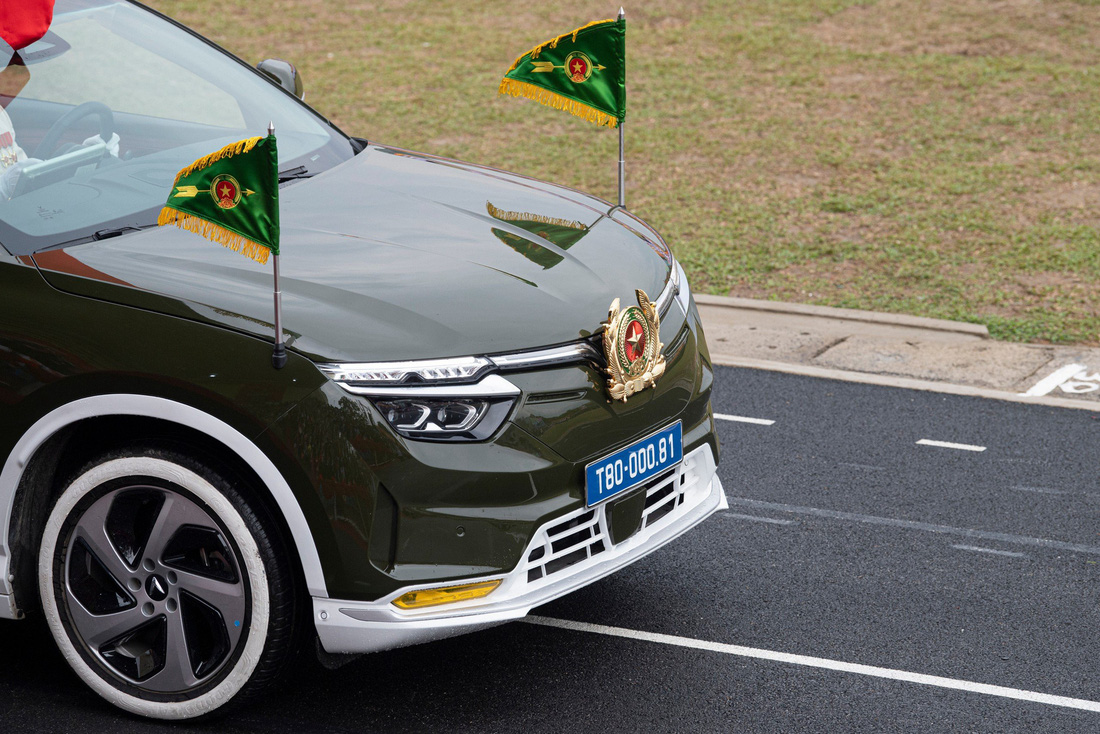 Ấn tượng ô tô điện mui trần tại lễ diễu binh, diễu hành 70 năm Chiến thắng Điện Biên Phủ- Ảnh 7.