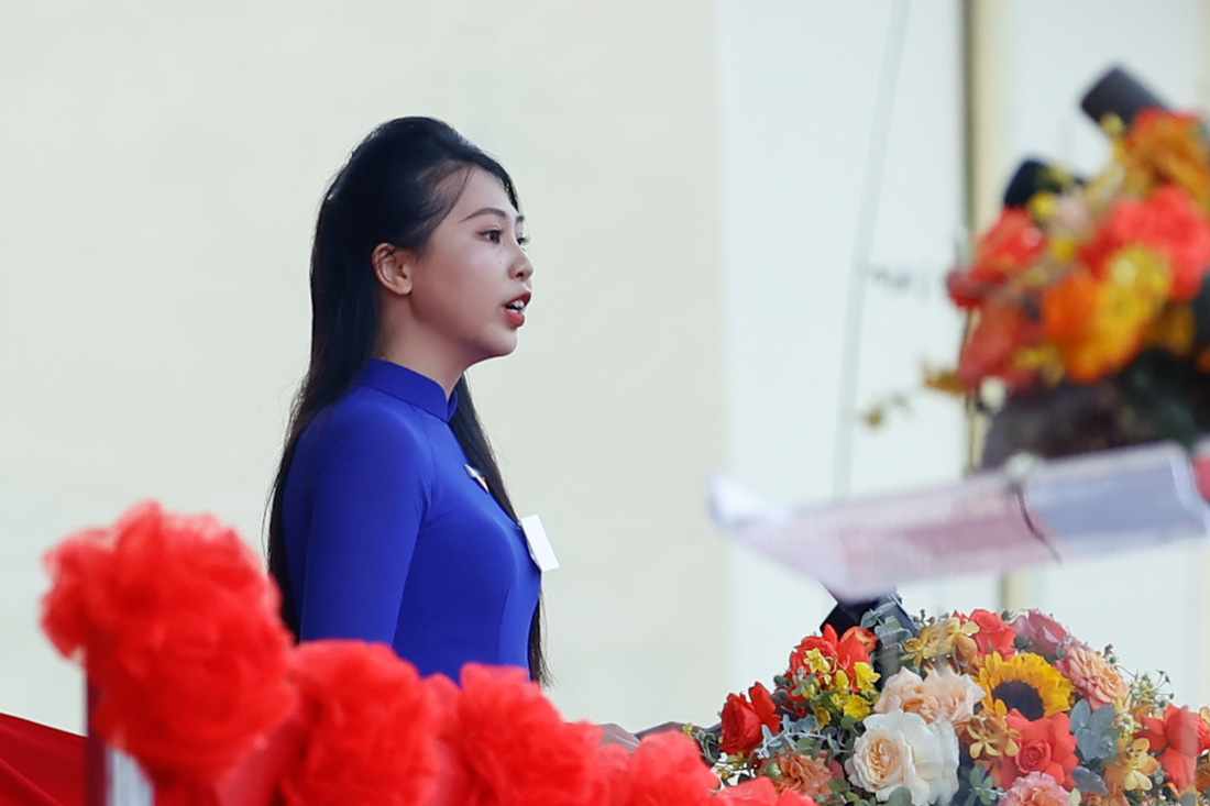 Đoàn viên Vũ Quỳnh Anh, đại diện thế hệ trẻ Việt Nam phát biểu tại buổi lễ - Ảnh VGP