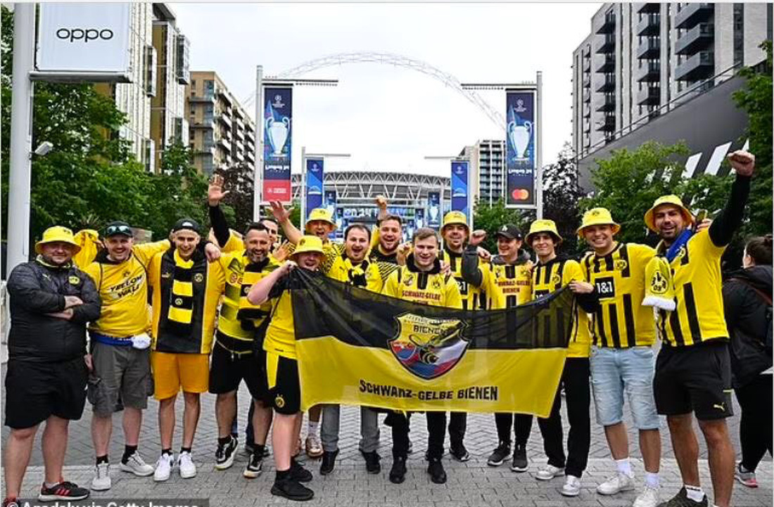 Hàng ngàn người hâm mộ Real Madrid và Borussia Dortmund đã tới Wembley để xem trận chung kết - Ảnh: Getty