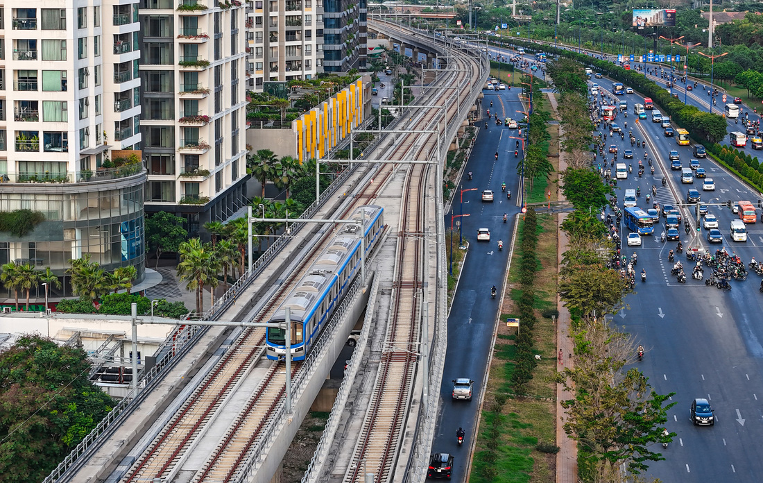 Dự kiến có 34 tuyến xe buýt kết nối với tuyến metro số 1 - Ảnh: CHÂU TUẤN