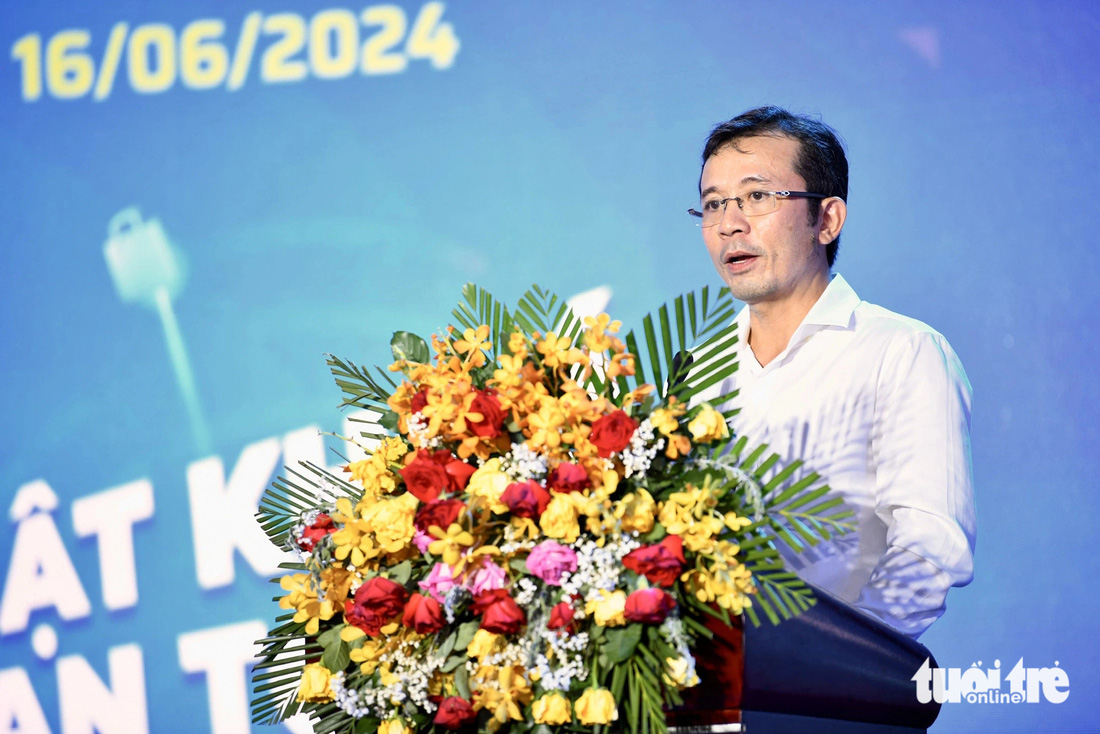 Ông Trần Xuân Toàn, phó tổng biên tập báo Tuổi Trẻ, trưởng ban tổ chức, cho biết lễ hội đã đạt được mục tiêu giúp người dân, du khách hiểu hơn về các giải pháp thanh toán không tiền mặt - Ảnh: QUANG ĐỊNH