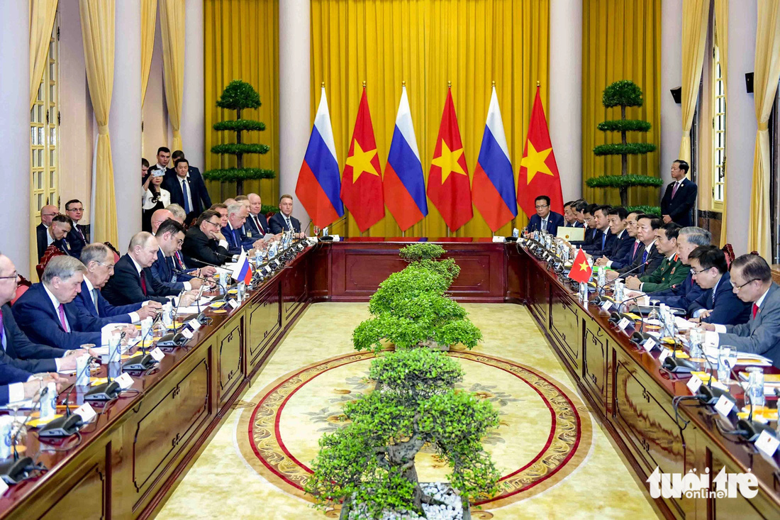 Toàn cảnh cuộc hội đàm giữa Chủ tịch nước Tô Lâm và Tổng thống Nga Putin. Ông Putin nói Nga rất xem trọng việc phát triển đối thoại với ASEAN, trong đó có Việt Nam là quốc gia thành viên hàng đầu. 