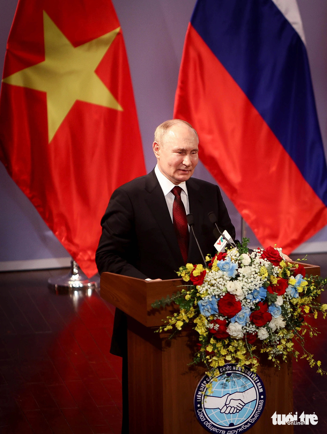 Ông Putin phát biểu tại cuộc gặp lãnh đạo Hội Hữu nghị Việt - Nga và các thế hệ cựu sinh viên Việt Nam học tại Nga - Ảnh: NGUYỄN KHÁNH