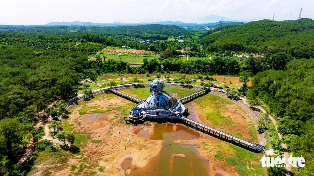 Công viên nước "rùng rợn" hồ Thủy Tiên là nơi diễn ra giải đua xe đua địa hình ở Thừa Thiên Huế năm 2024 - Ảnh: LÊ ĐÌNH HOÀNG