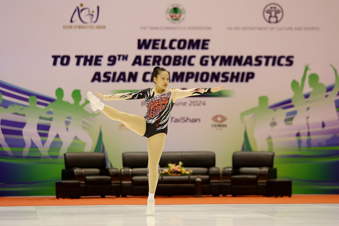 Vận động viên Nguyễn Lan Phương của Việt Nam thi đấu ở lứa tuổi thiếu niên (junior) Giải vô địch thể dục aerobic châu Á 2024 - Ảnh: HOÀNG TÙNG