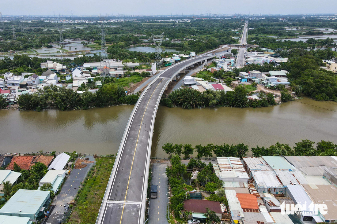 Cây cầu khi hoàn thành sẽ giúp kết nối giao thông giữa hai huyện Bình Chánh và Nhà Bè, tạo điều kiện cho người dân ở hai huyện vùng ven và các quận trung tâm qua lại thuận lợi