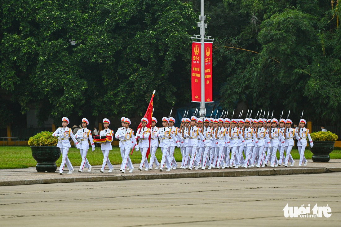 Lễ thượng cờ rủ Quốc tang Tổng Bí thư Nguyễn Phú Trọng- Ảnh 3.