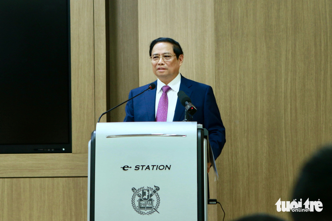 Thủ tướng Phạm Minh Chính bày tỏ nhiều hy vọng vào thế hệ tương lai hai nước - Ảnh: DUY LINH