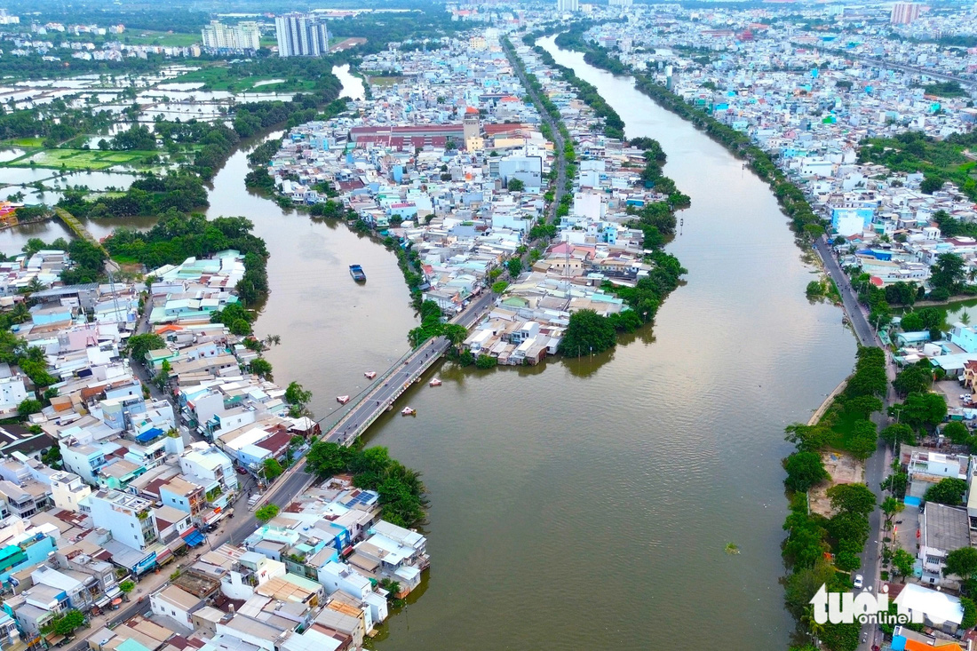 Kênh Đôi nhìn từ trên cao - Ảnh: TIẾN QUỐC 