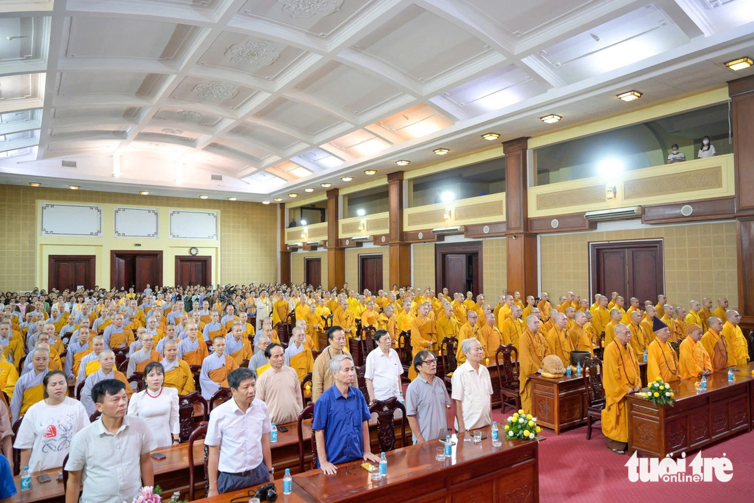 Vu lan của Học viện Phật giáo Việt Nam tại Hà Nội năm nay tổ chức nhỏ gọn hơn các năm trước nhưng cũng có hàng trăm tăng ni sinh và Phật tử tham dự - Ảnh: DANH KHANG