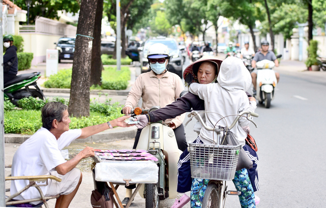 Gánh con, gánh cả cuộc đời - Ảnh 4.