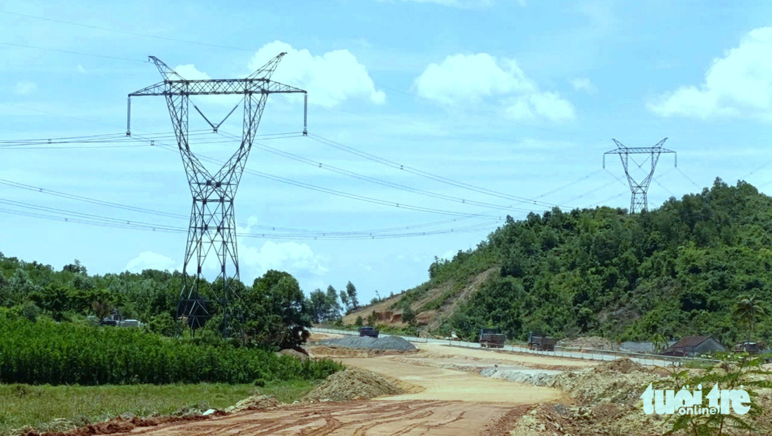 Hiện trạng cao tốc hơn 11km, vốn đầu tư trên 2.100 tỉ đồng sau một năm thi công - Ảnh 5.