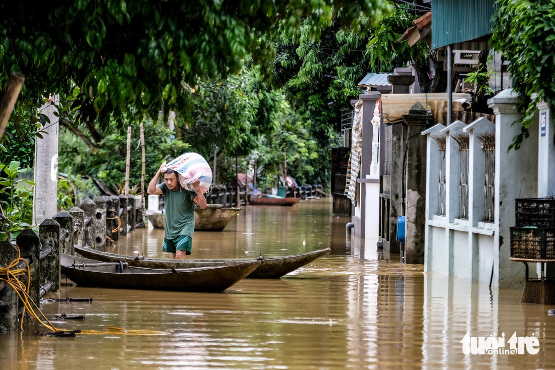 Bao giờ rốn lũ Hà Nội hết ngập - Kỳ 2: 'Lũ rừng ngang' đổ nước về Hà Nội - Ảnh 1.