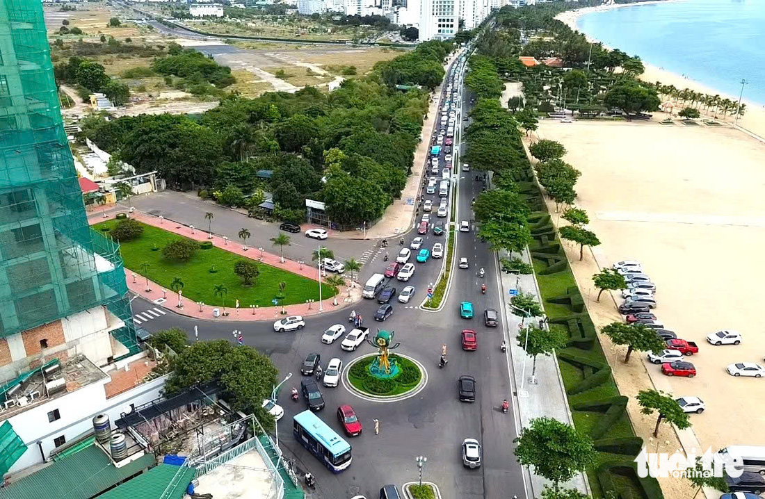 Nghỉ lễ 2-9: Du khách đến Nha Trang đông đúc, mê tour biển đảo, khám phá núi rừng - Ảnh 4.