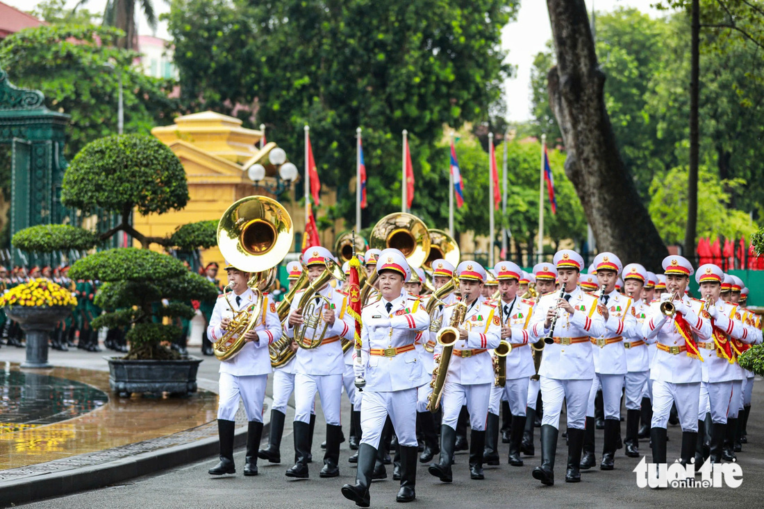 21 phát đại bác trong lễ đón trọng thể Tổng Bí thư, Chủ tịch nước Lào - Ảnh 3.