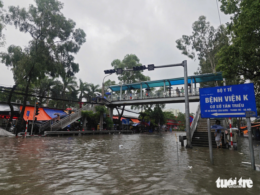 Mưa lũ, Bệnh viện K tăng thêm giường, miễn phí lưu trú cho bệnh nhân - Ảnh 6.