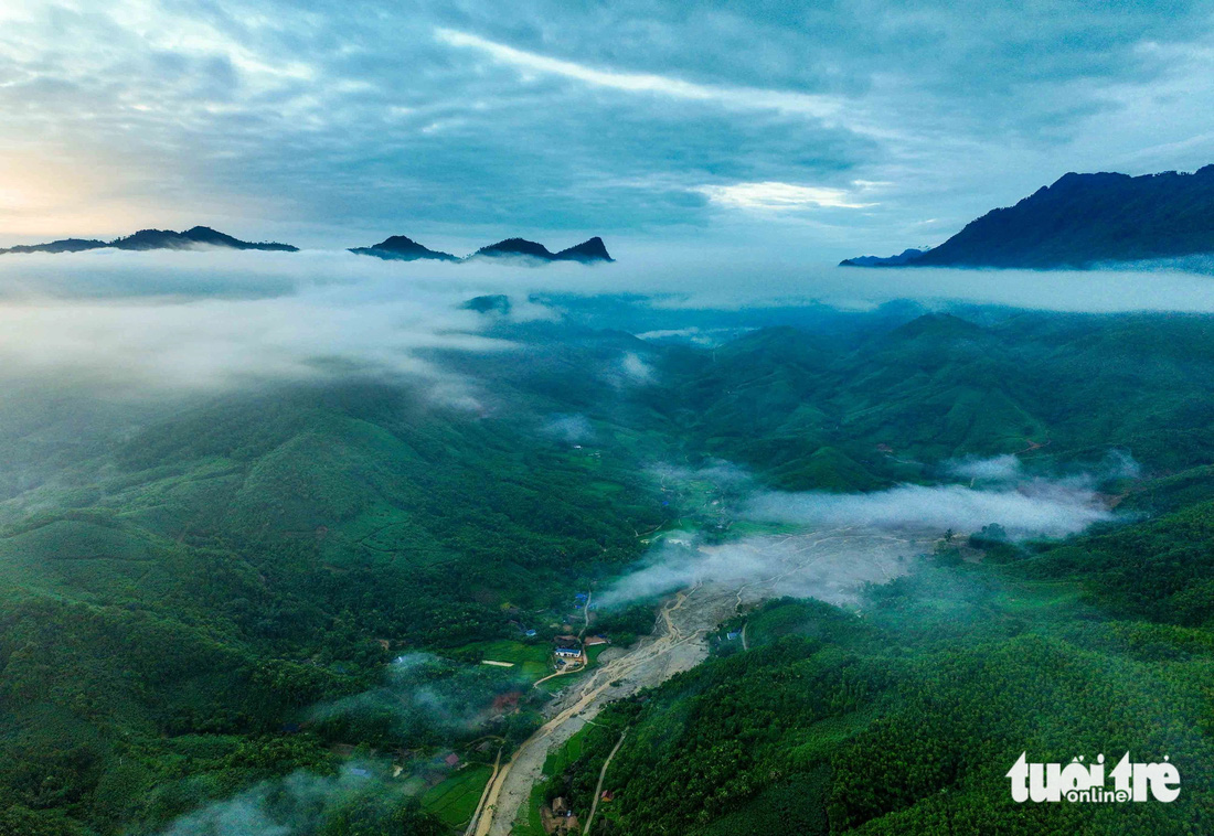 Bình minh Làng Nủ - Ảnh 4.