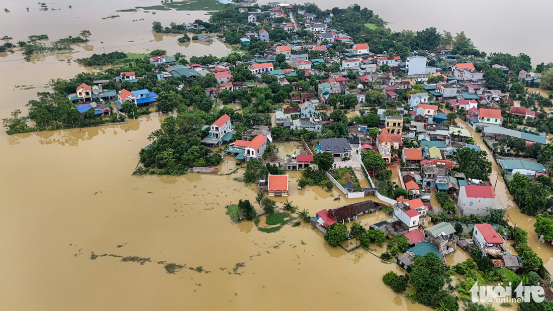 Khu dân cư ở Ninh Bình, Hà Nam ngập sâu dù nước lũ đã rút - Ảnh 3.