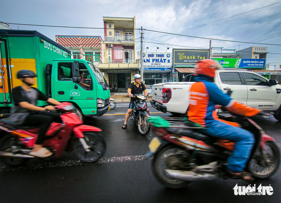 ‘Né’ cầu Long Thành trong thời gian sửa chữa, xe vẫn kẹt cứng đường vô phà Cát Lái - Ảnh 8.