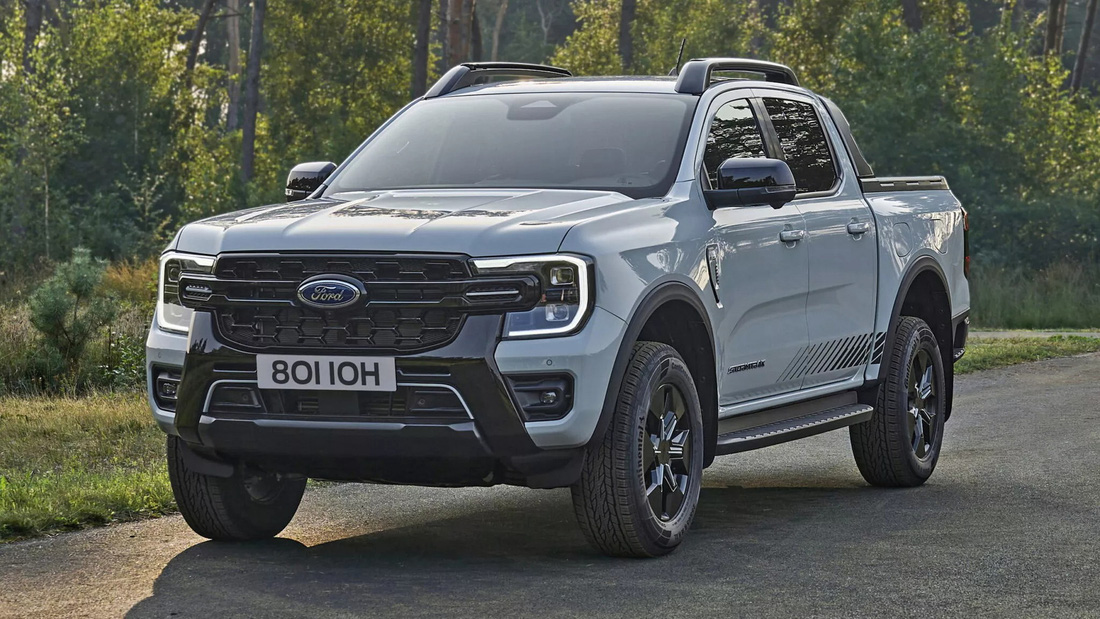 Ford Ranger PHEV 2025: Chạy 45 km không cần xăng, vận hành không khác xe xăng nhưng tiết kiệm hơn - Ảnh 1.