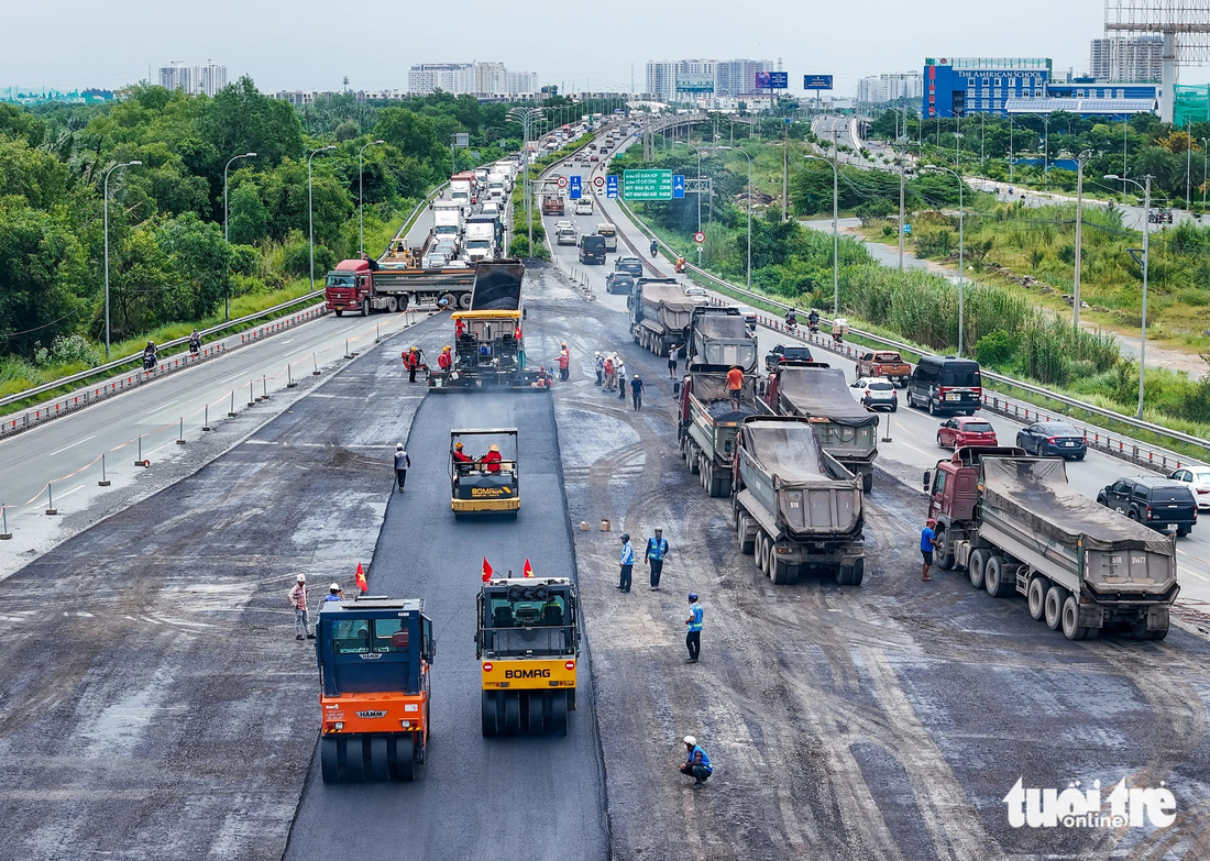 Trên công trường nút giao ngàn tỉ An Phú: Làm cả ngày lẫn đêm, không nghỉ lễ - Ảnh 7.