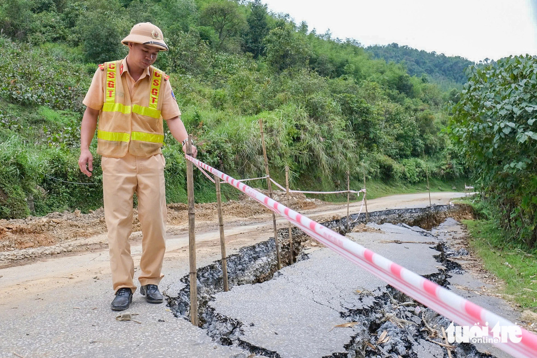 Lũng Lỳ sau sạt lở tang thương làm 9 người chết - Ảnh 7.